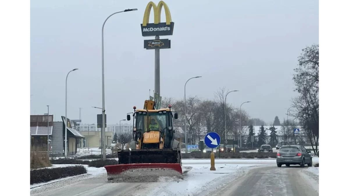 Zimowe utrzymanie dróg w Jarocinie najdroższe od lat. Ile pochłonęła zima?