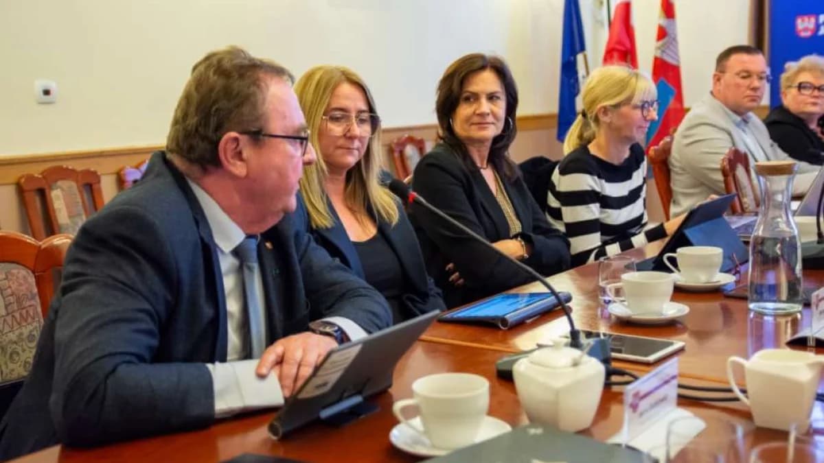 Powiatowi radni zdecydują o ważnych sprawach. Co w programie posiedzenia Rady Powiatu Jarocińskiego? [ZDJĘCIA]