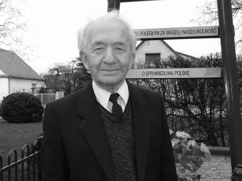 Nie żyje Mieczysław Makarewicz z Jarocina. Razem z bratem wykonał pomnik ofiar Katynia