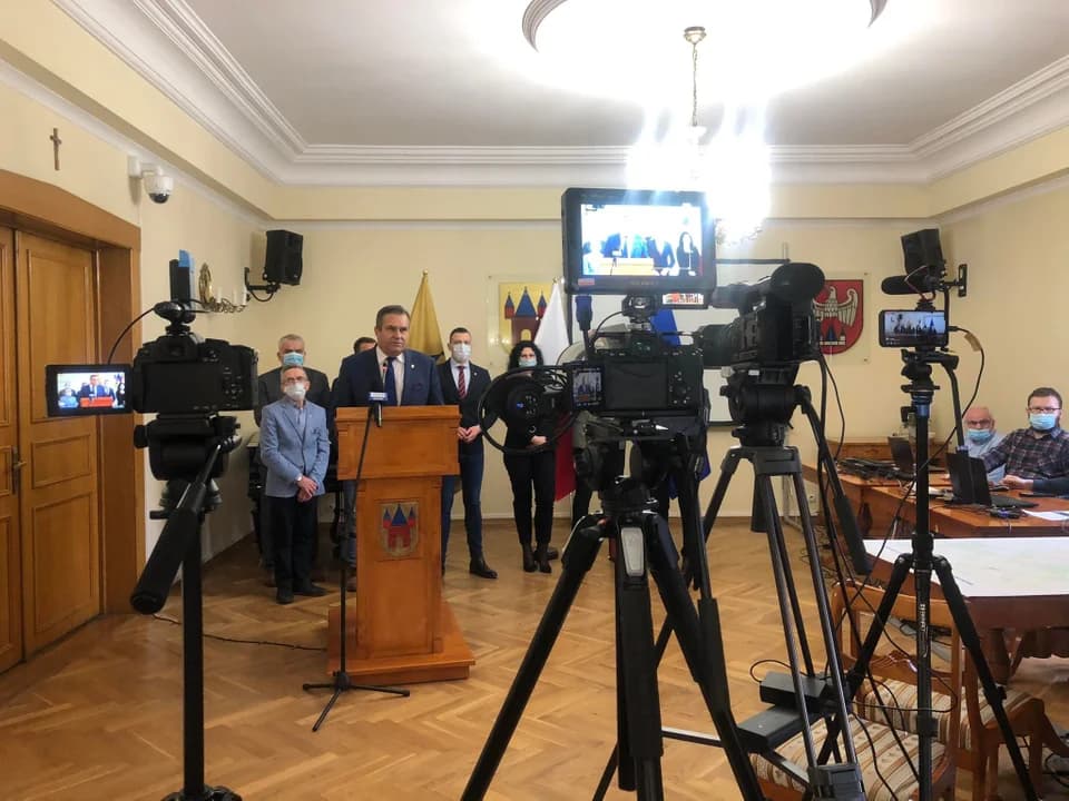 Burmistrz o chlewni w Siedleminie: Dobra wiadomość dla tych, którzy się obawiają