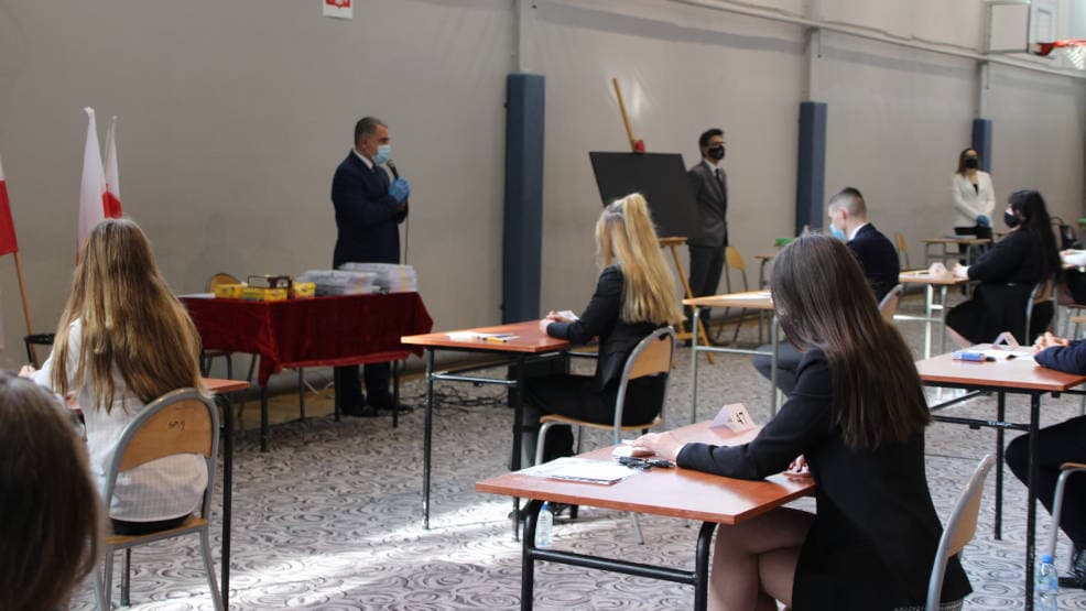 Matura Jarocin 2021. Ponad 600 absolwentów szkół średnich rozpoczyna egzaminy dojrzałości [WIDEO, ZDJĘCIA, AKTUALIZACJA]