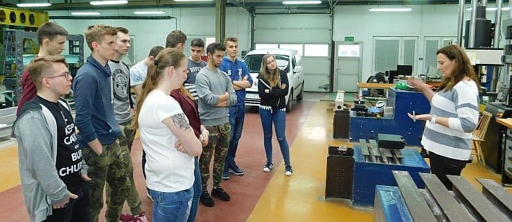 Uczniowie Jedynki będą odbywać praktyki w Niemczech. Zaczęli na Politechnice Poznańskiej