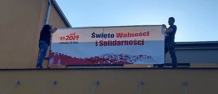 30. rocznica wolnych wyborów. Okolicznościowe banery na budynku urzędu