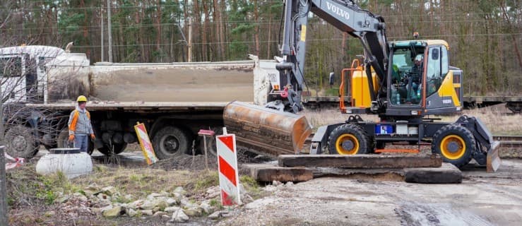 Aż dwóch wykonawców zabrało się za przebudowę ulicy Dworcowej [ZDJĘCIA]