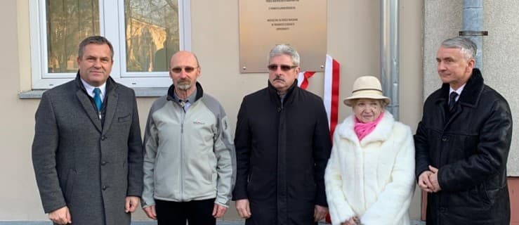 Połączyła ich wojna i tragedia wysiedleń. Tablica odsłonięta w Opocznie