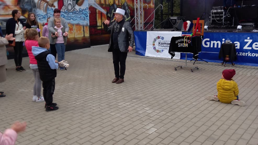 Szczepili się i bawili z Jenerowiczem. Zobacz, gdzie kolejne imprezy? [ZDJĘCIA, WIDEO]