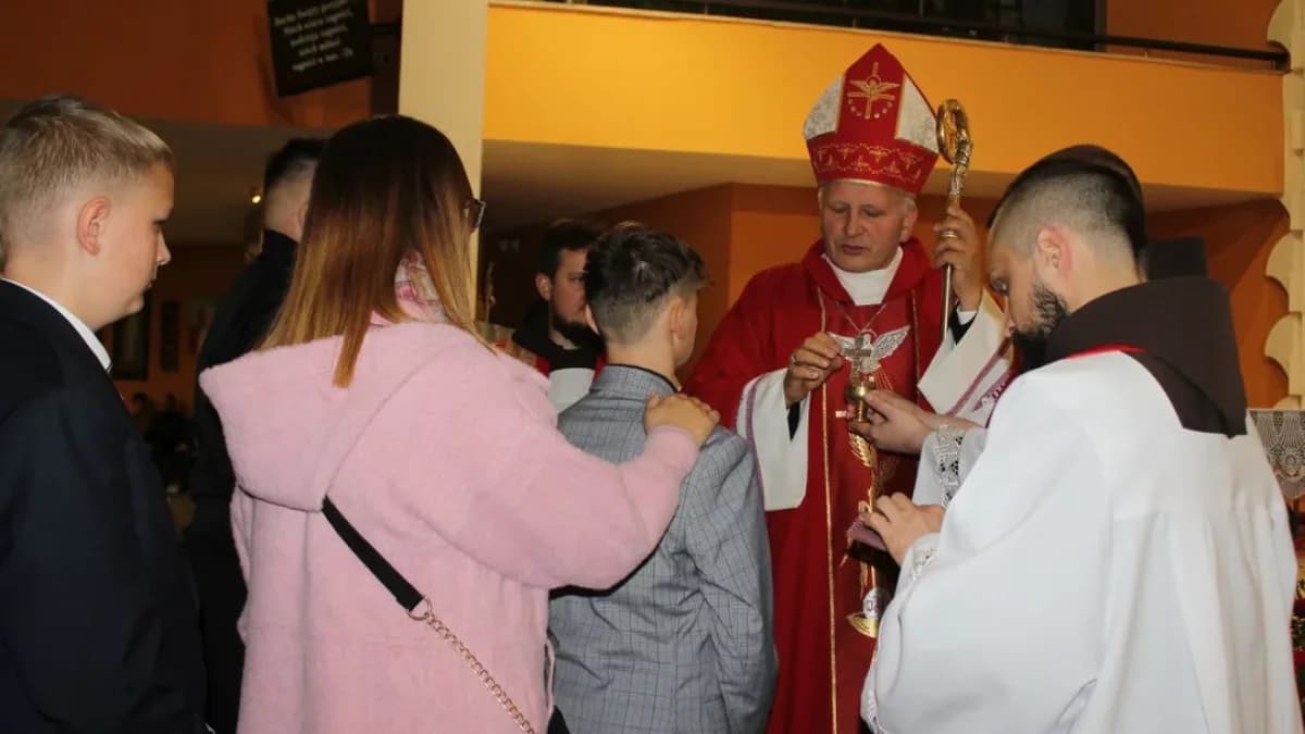 W diecezji kaliskiej w 2023 roku było o 2,5 tys. mniej bierzmowanych, a w archidiecezji poznańskiej o tysiąc
