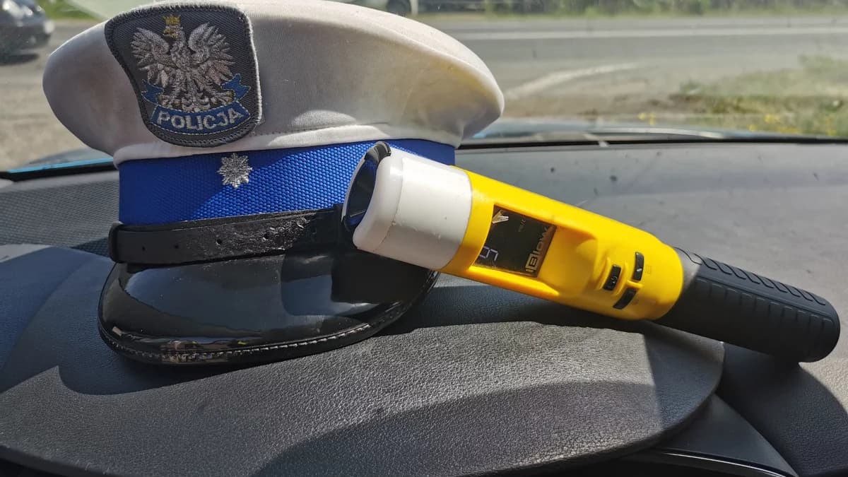 Za bardzo się rozpędził... Na drodze stanęli jarocińscy policjanci