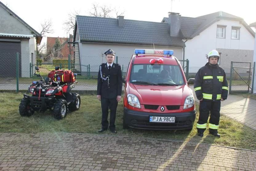 Uroczyste przekazanie samochodu dla OSP Dobieszczyzna [ZDJĘCAI]