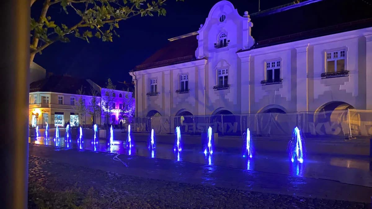 W centrum Jarocina przez jakiś czas będzie działało podwójne oświetlenie uliczne