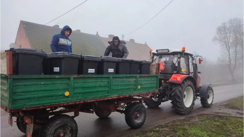 W gminie Jaraczewo dostają za darmo kubły na popiół
