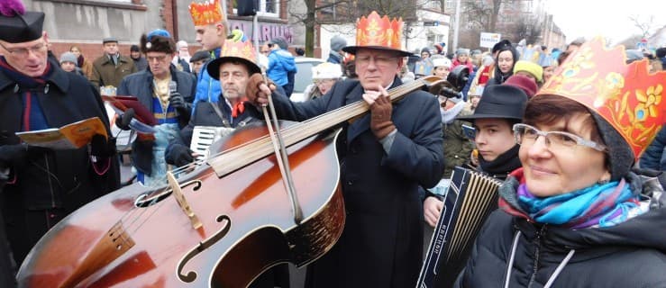 Proboszcz musiał zastąpić siostrę Konstancję na kolędowaniu [ZDJĘCIA, WIDEO]