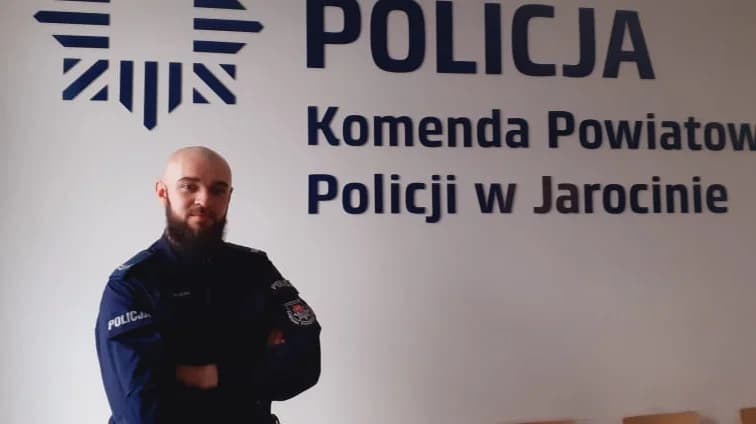 Policjant z Jarocina uratował życie mężczyźnie w jego domu
