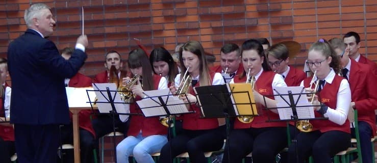 Reaktywacja mażoretek i popis trzech orkiestr