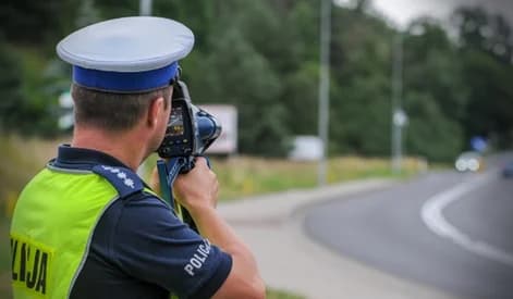 Pędził volvo przez wieś totalnie ignorując przepisy
