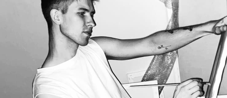 Adam Cuduje dla Dody, Littlemooonster96. Zobacz jego plecak i karykatury