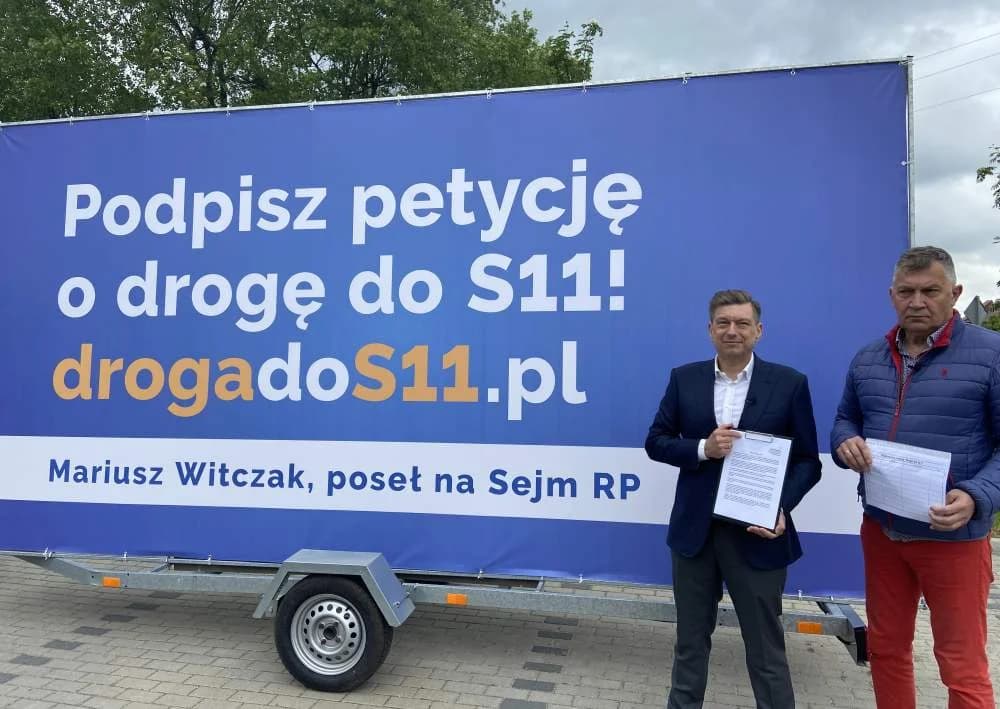 Petycja o drogę do S11. Konferencja z posłem PO Mariuszem Witczakiem