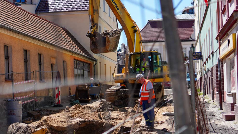Jarocin. Zamykają gazociąg dla mieszkańców i ulicę dla ruchu