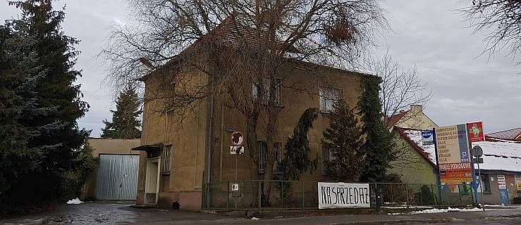 Budynki dawnego pogotowia w Jarocinie na sprzedaż. Szpitalna spółka ogłosiła przetarg