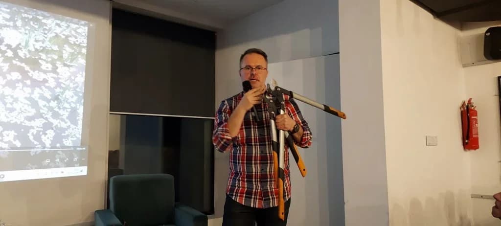 Kiermasz ogrodniczy w Jarocinie - z Markiem Jezierskim, ekspertem z telewizyjnego programu "Rok w ogrodzie"