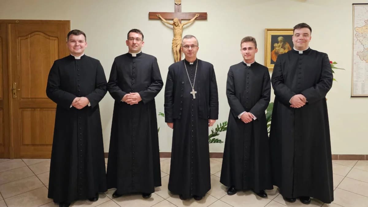 Zmiany w diecezji kaliskiej - nowi księża w naszych parafiach [ZDJĘCIA]