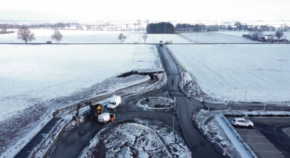 Trwają prace przy budowie nowej drogi do terenów inwestycyjnych w Golinie [ZDJĘCIA]
