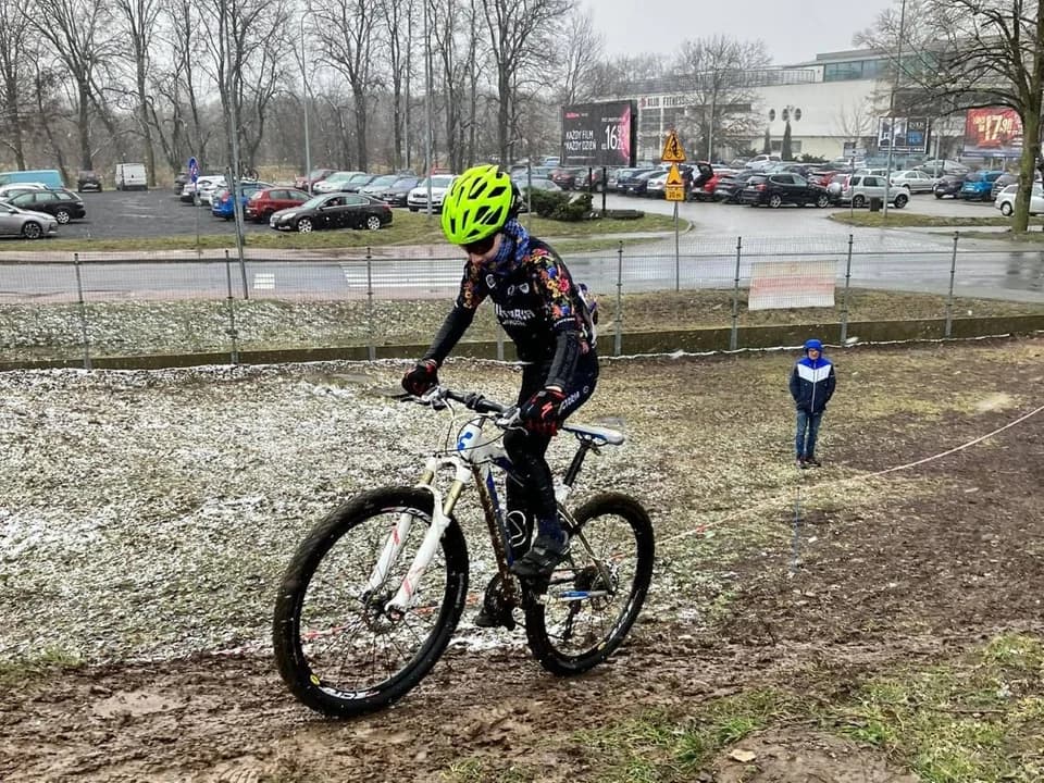 Trzykrotne podium kolarzy Victorii Jarocin