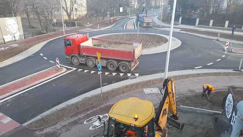 Rewitalizacja. Duże rondo na ukończeniu. Jest dokładny termin otwarcia [ZDJĘCIA]