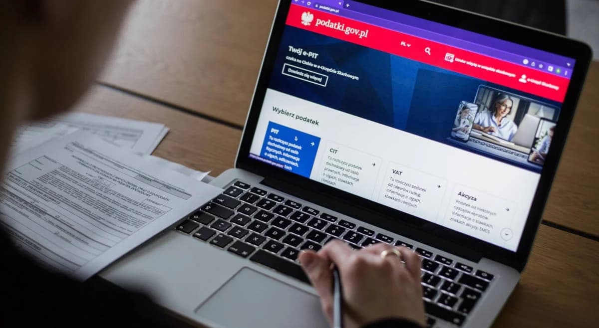 Trwa okres rozliczeń z urzędem skarbowym. Coraz bardziej popularna staje się usługa Twój e-PIT [SONDA]