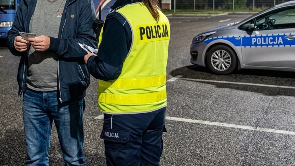 Złapany na szkolnym parkingu. Miał zawieźć uczniów na wycieczkę. Skończył w więzieniu