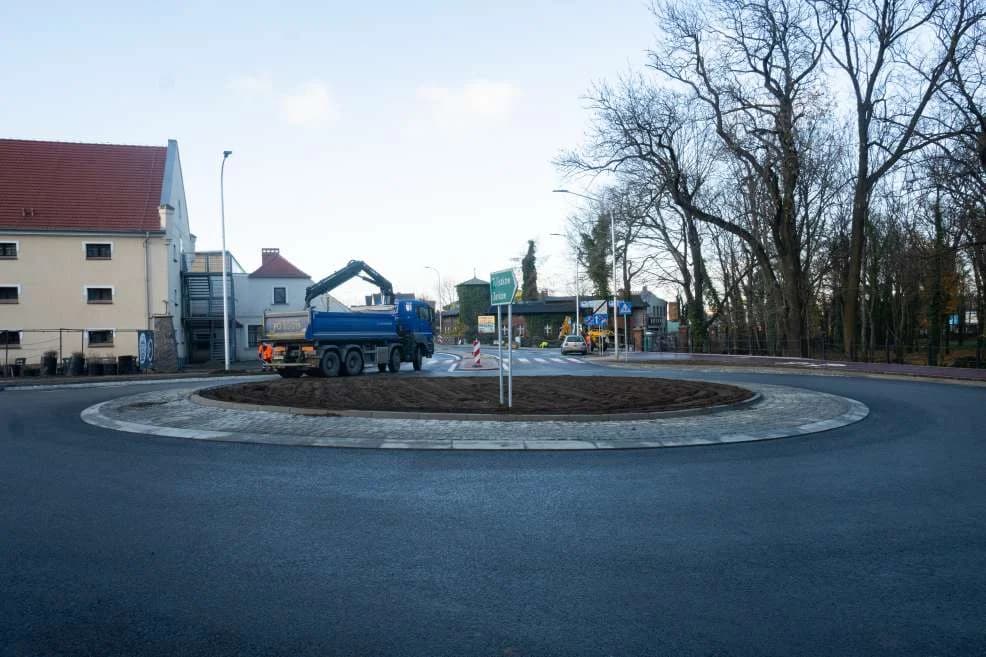Nowe ronda i przebudowane ulice - jedna z większych inwestycji w Jarocinie zakończona [ZDJĘCIA]