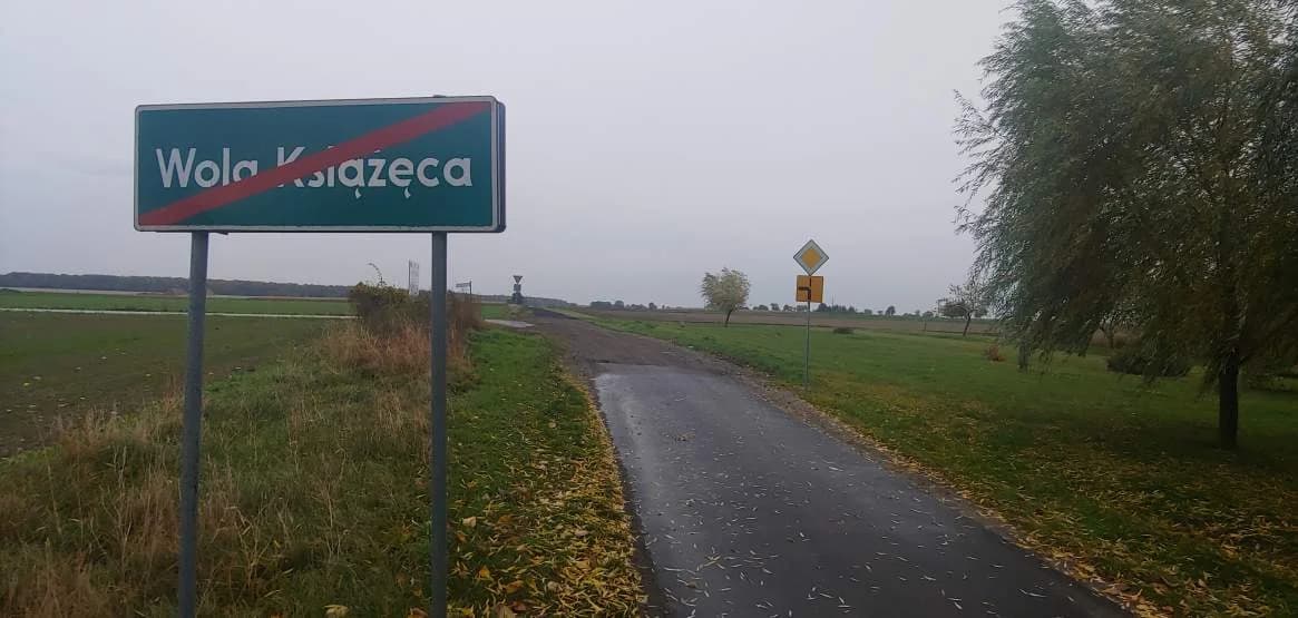 Droga Hilarów-Wola Książęca kończy się bez połączenia z inną trasą