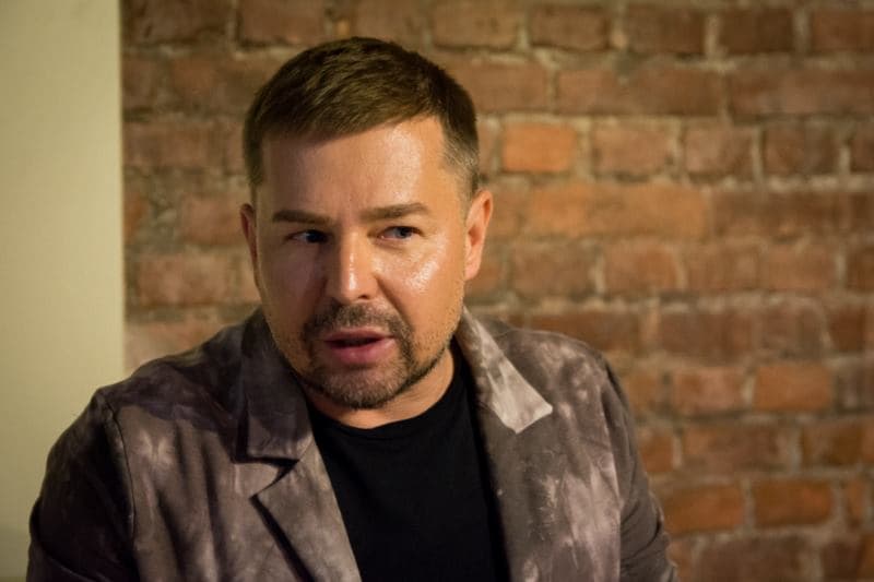Tomasz Schmidt w Jarocinie czyli "Pomaganie przez upiększanie" [ZDJĘCIA], VIDEO]