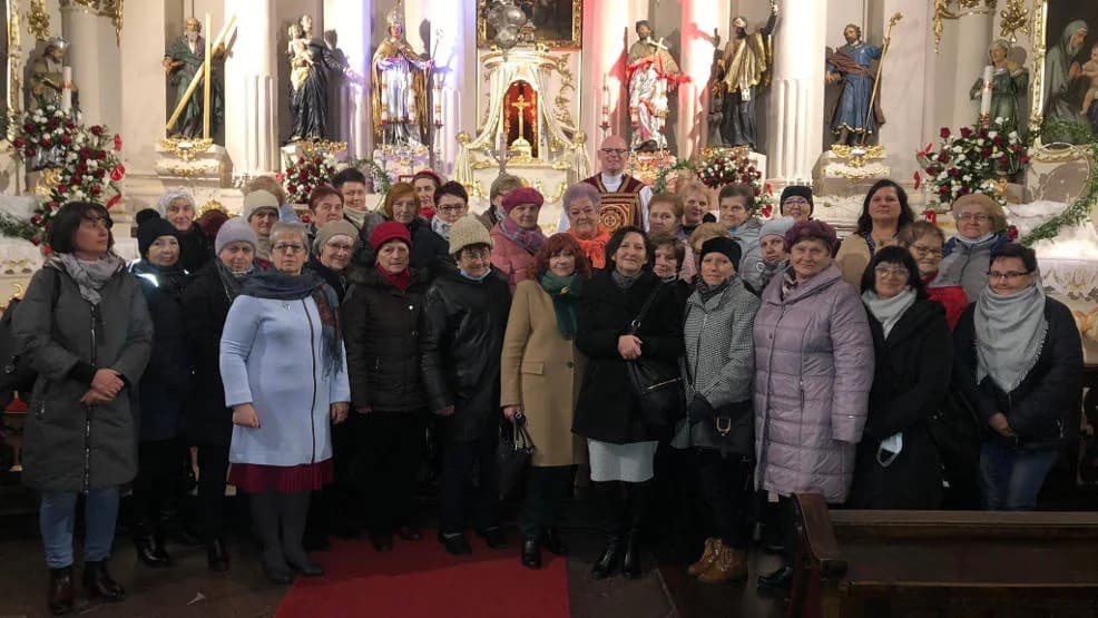 Wyszły na ulicę, aby ostrzec kobiety przed rakiem. Marsz Różowej Wstążki w Jarocinie