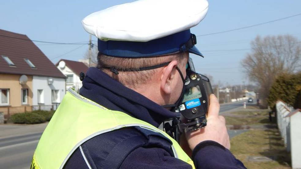 Mitsubishi pędził przez wieś. Rajd przerwali mu policjanci