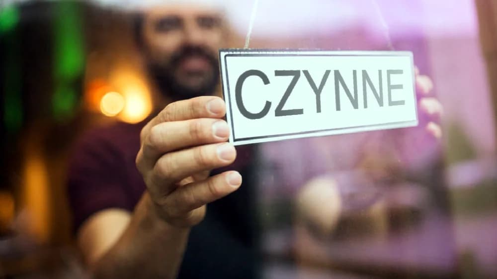 Koniec z pracą zdalną w urzędach. Premier cofa obostrzenia