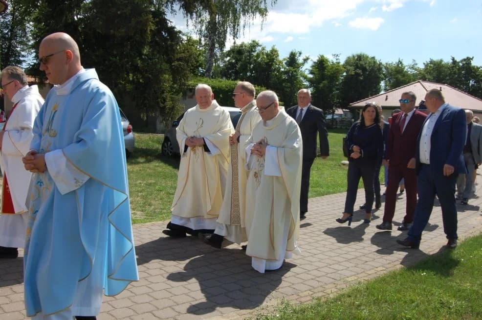 Jubileusz proboszcza parafii w Cielczy. W sobotę były prezenty, a w niedzielę festyn [ZDJĘCIA]