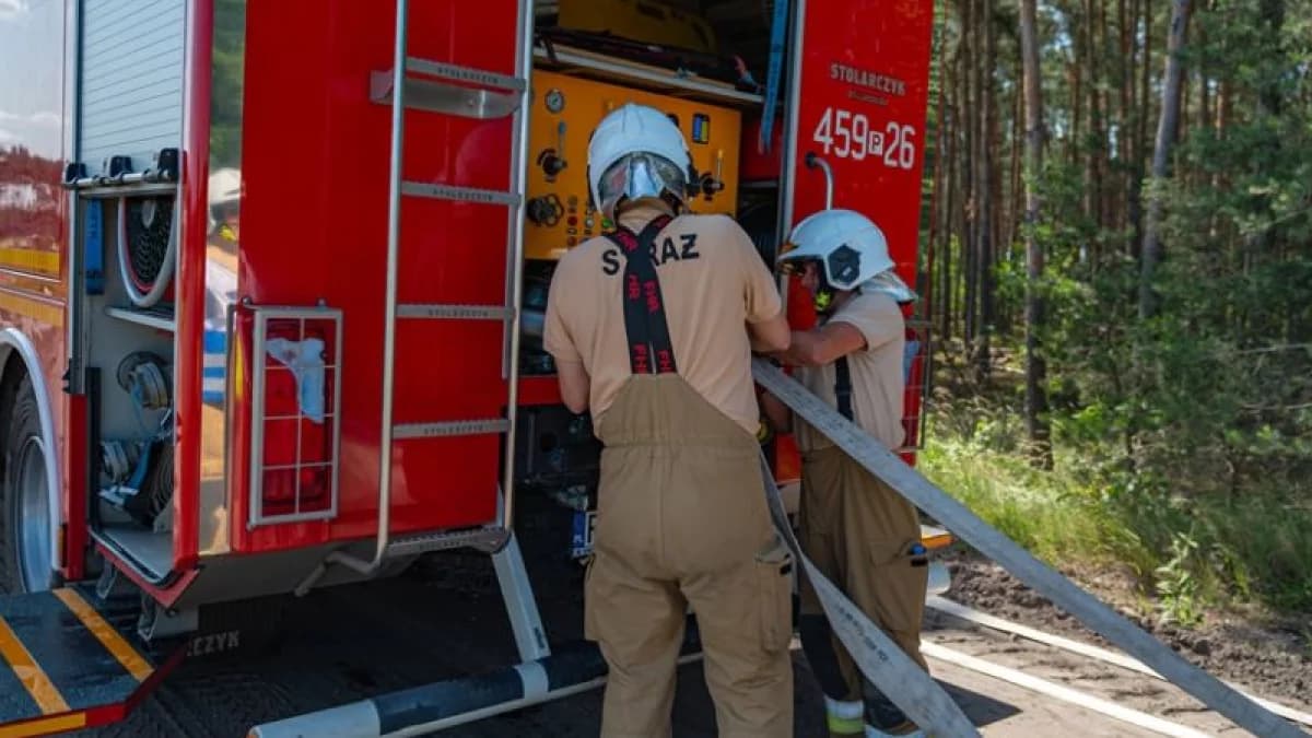 Zadymienie w jarocińskim szpitalu i ewakuacja poszkodowanego.  Tak ćwiczyli strażacy