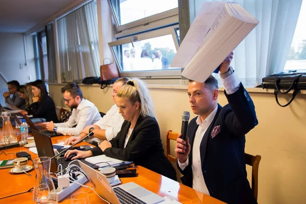 Kolejne posiedzenie Rady Miejskiej w Jarocinie. W programie ponad 20 projektów uchwał [ZDJĘCIA]