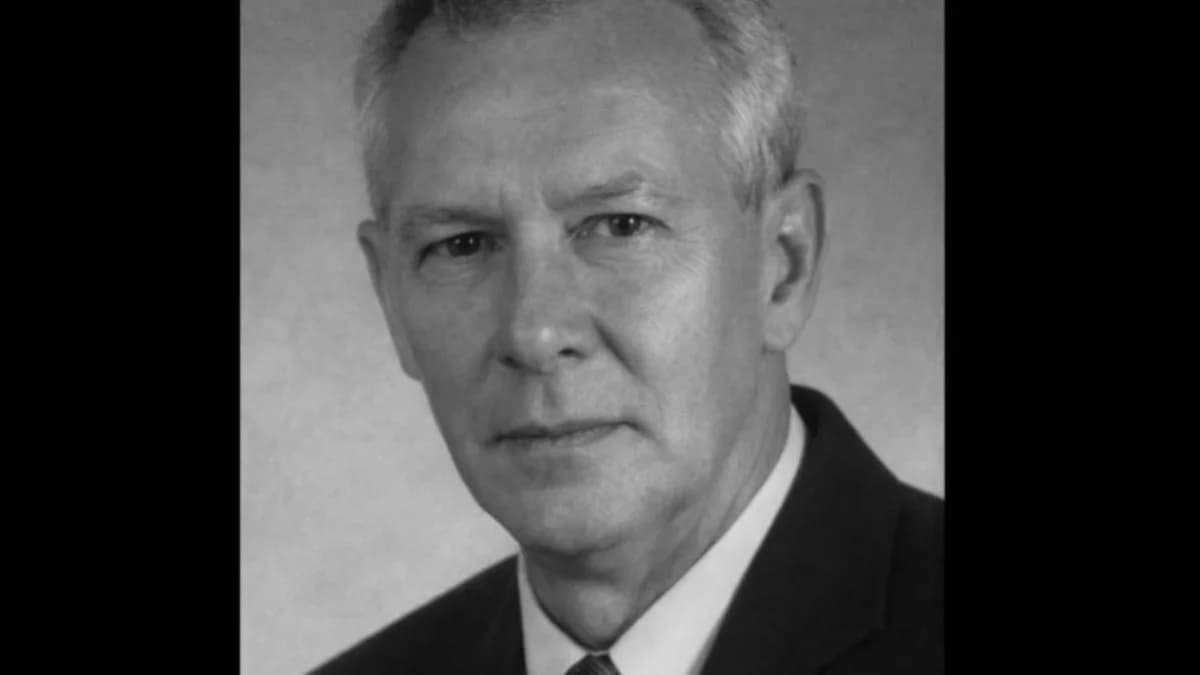 Zmarł wieloletni dyrektor Szkoły Podstawowej nr 2 w Jarocinie. Rodzina podała termin pogrzebu