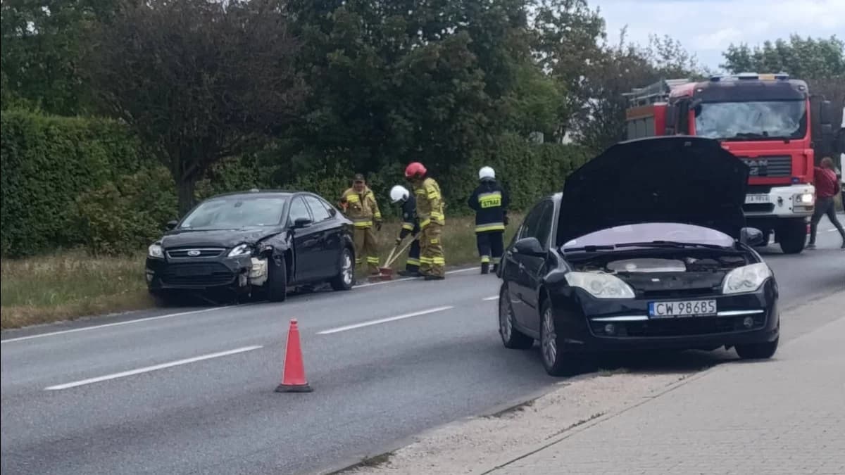 W Witaszycach na DK 11 zderzyły się dwa samochody osobowe. Są utrudnienia?