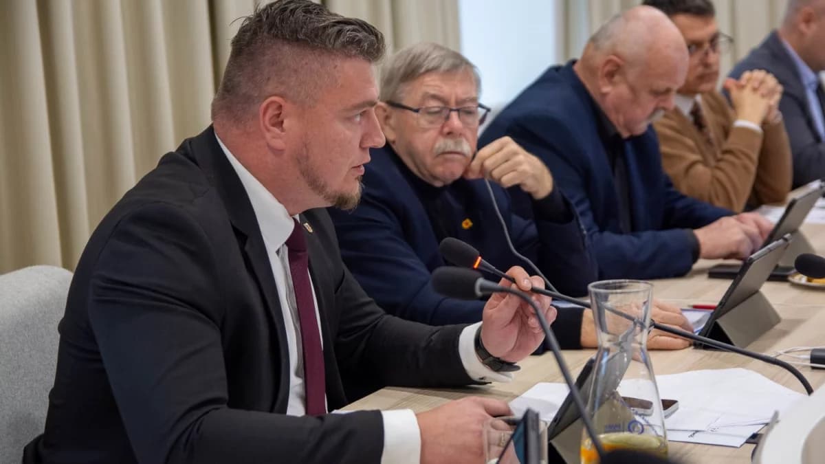 Pieniądze zdominują nadzwyczajną sesję. Będzie o wynagrodzeniu burmistrza i nie tylko [AKTUALIZACJAE, SONDA]