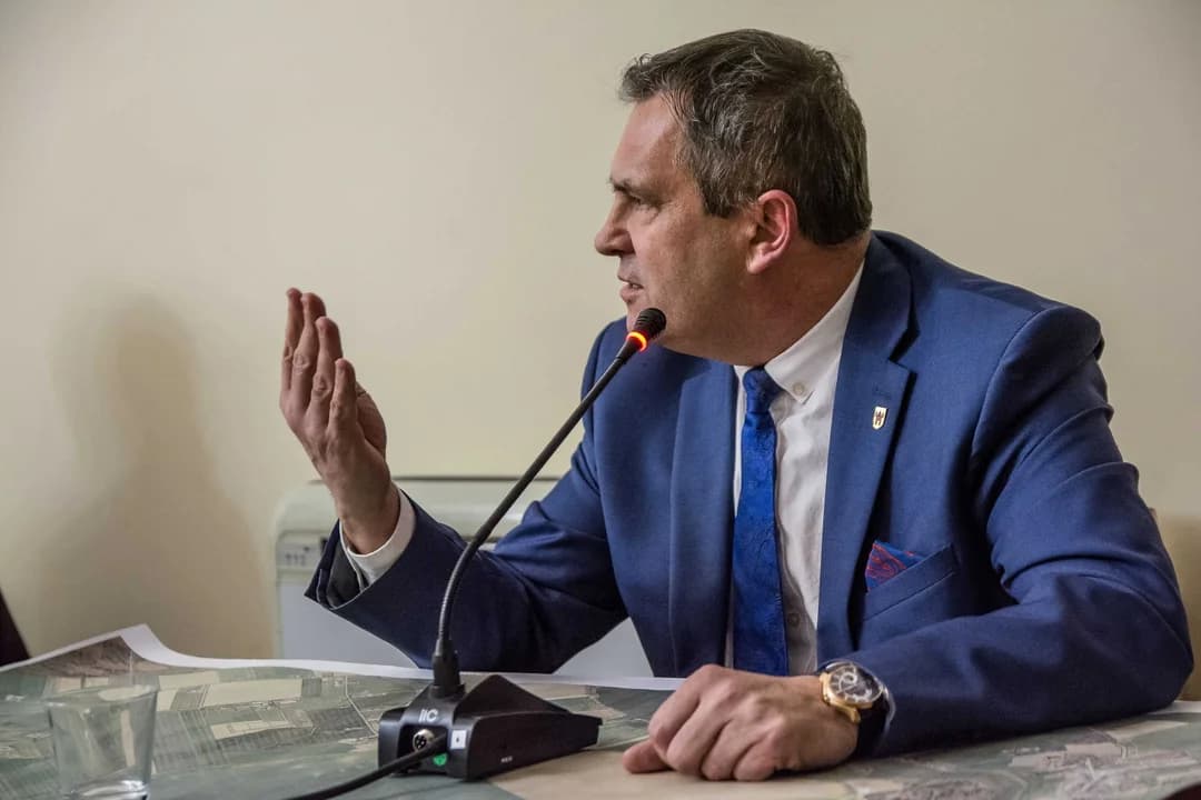 Słabe ogniwa trzeba wymieniać - mówi burmistrz Adam Pawlicki w wywiadzie dla Gazety Jarocińskiej
