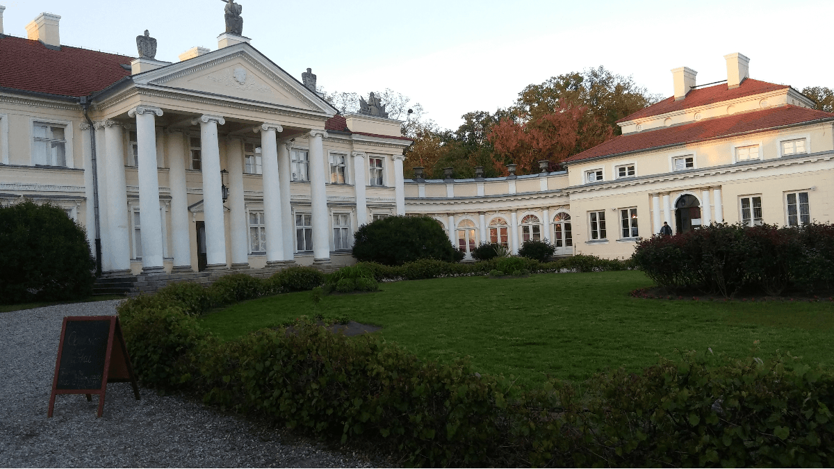 Chełkowscy przez wiele lat walczyli o swój majątek w Śmiełowie. Wszystko wskazuje, że sprawa zakończy się dla nich pomyślnie