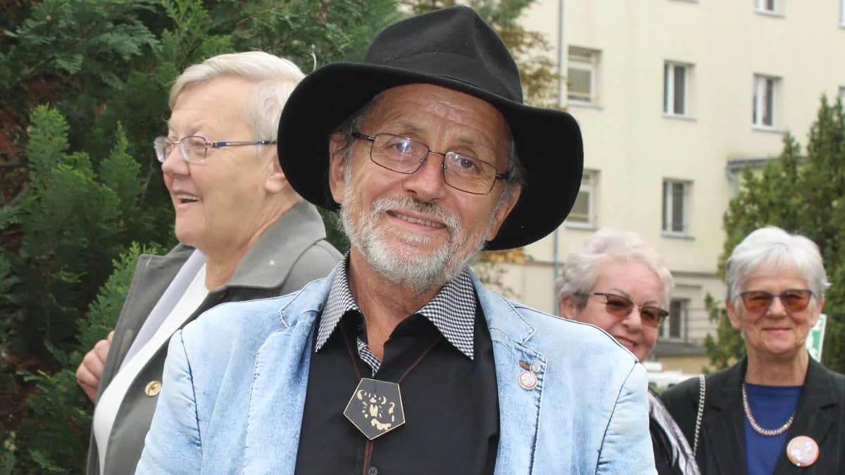 Intarsja - sztuka "malowania" w drewnie. W sobotę wernisaż Zenona Pląskowskiego [ZDJĘCIA]
