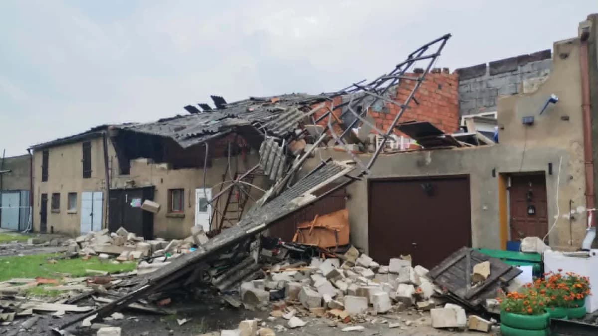 Nawałnica przeszła przez region. Strażacy z Jarocina ruszyli na pomoc