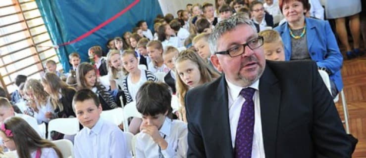 Dyrektor w Witaszycach na ostatnią chwilę i na rok