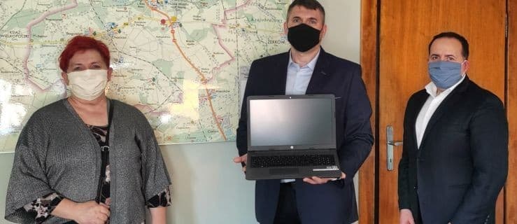 Komputery trafiły do kolejnej szkoły w Nowym Mieście [ZDJĘCIA]