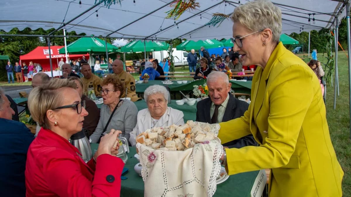 Pogoda postraszyła, ale tradycja okazała się silniejsza. Wilkowyja świętowała zakończenie żniw