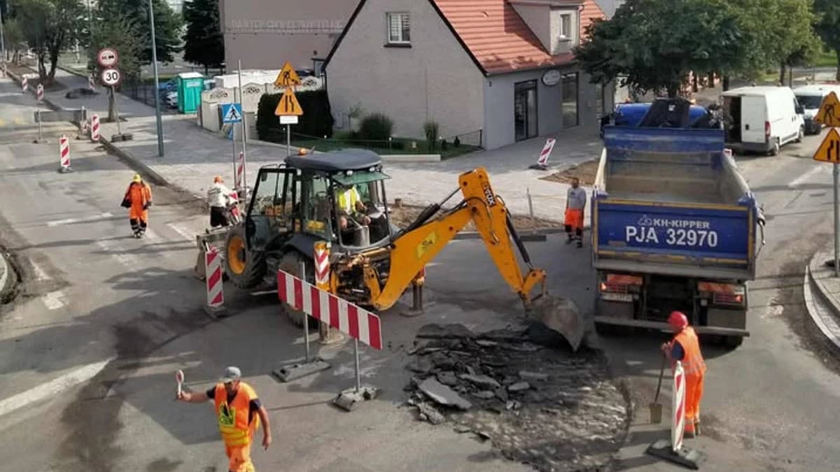 UWAGA utrudnienia w centrum Jarocina. Zamknięta ulica i wyłączone przystanki. Zmiany w komunikacji